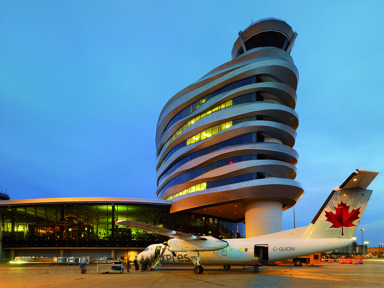 Gallery of Edmonton Airport Offices and Control Tower / DIALOG - 7